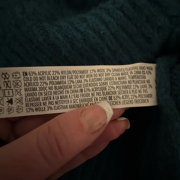 Forever 21 Contemporary Cable Knit Sweater - Picture 11 of 11